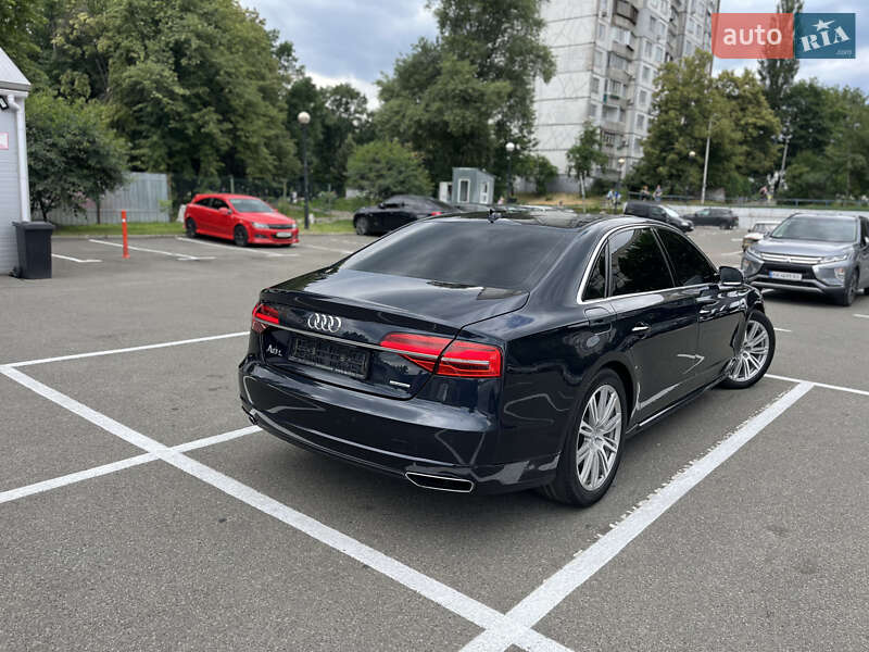 Седан Audi A8 2016 в Киеве