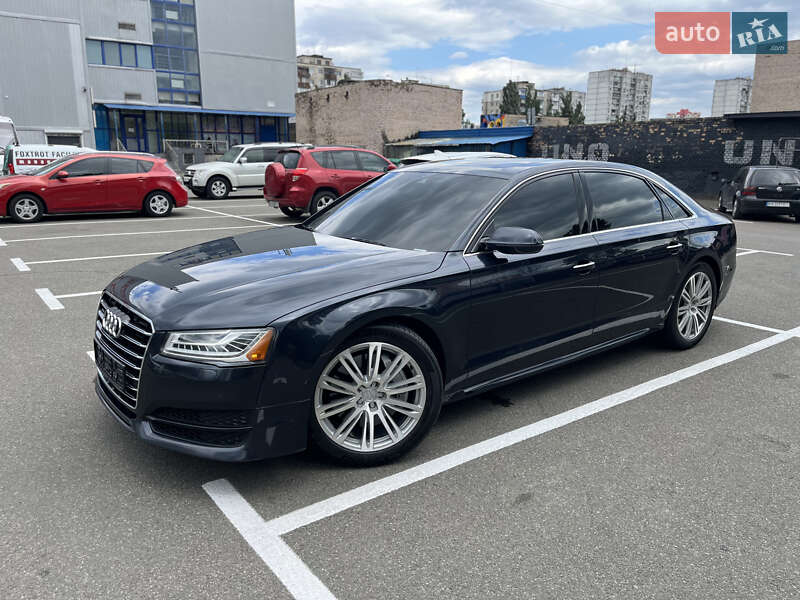 Седан Audi A8 2016 в Киеве