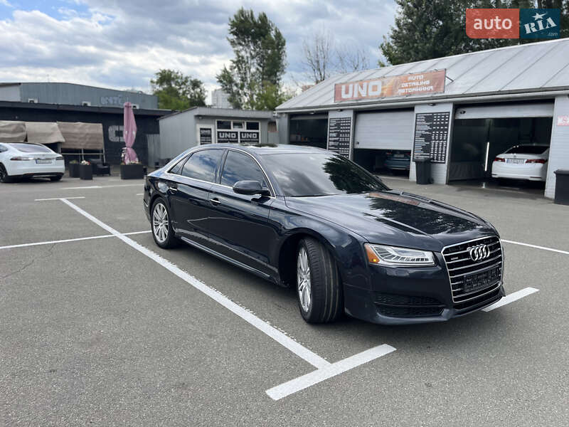 Седан Audi A8 2016 в Киеве