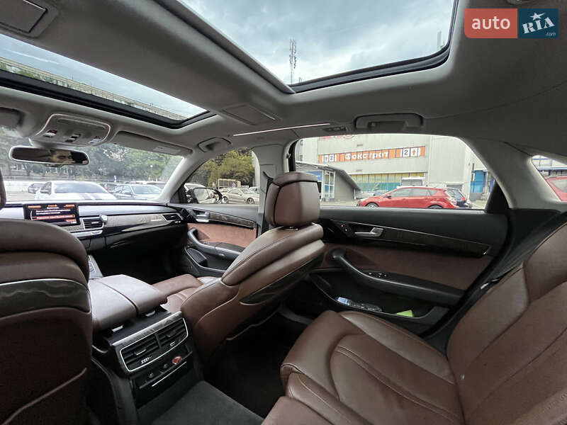 Седан Audi A8 2016 в Киеве
