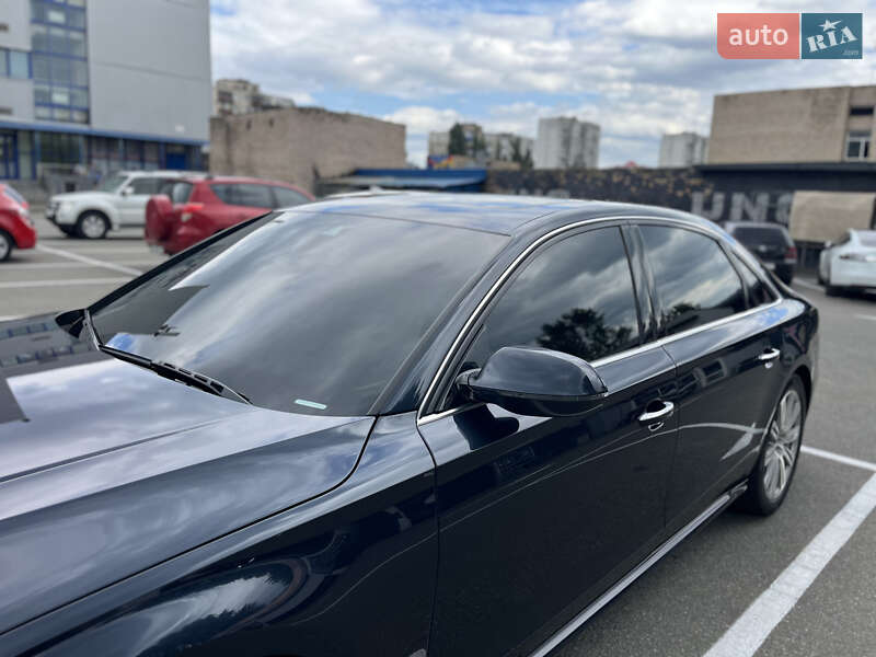 Седан Audi A8 2016 в Києві