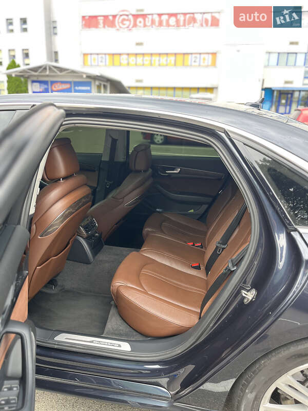 Седан Audi A8 2016 в Киеве