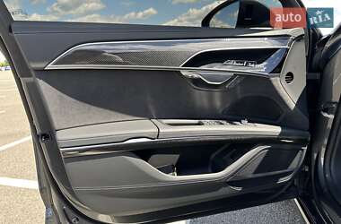 Седан Audi A8 2025 в 
