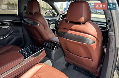 Седан Audi A8 2025 в 