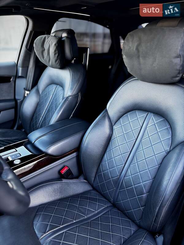Седан Audi A8 2015 в Одессе