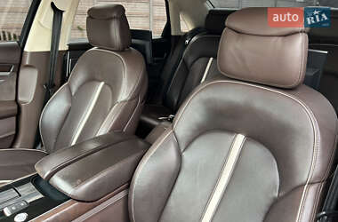 Седан Audi A8 2011 в 
