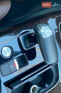 Седан Audi A8 2017 в 