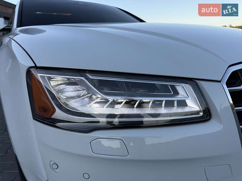 Седан Audi A8 2015 в Черновцах