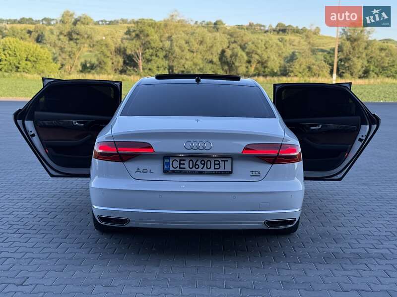 Седан Audi A8 2015 в Черновцах