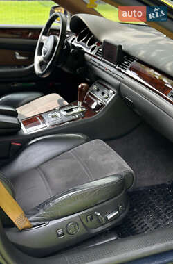 Седан Audi A8 2004 в 
