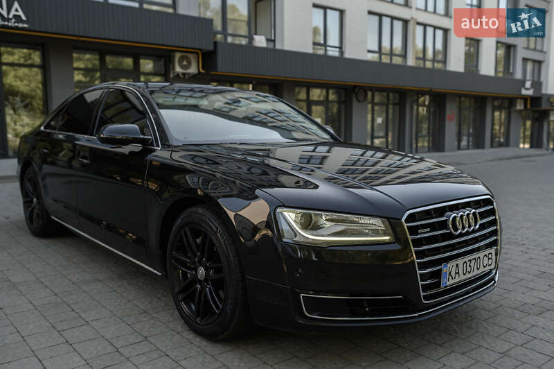 Седан Audi A8 2014 в Львове