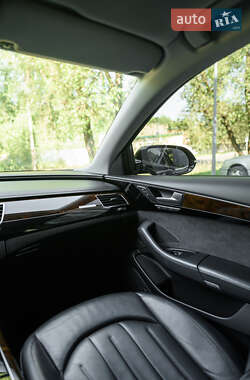 Седан Audi A8 2014 в 