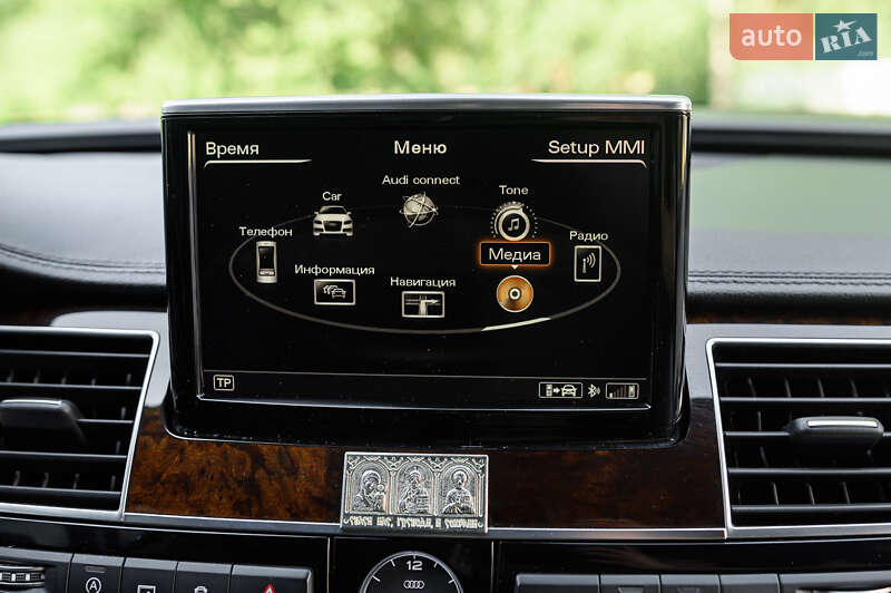 Седан Audi A8 2014 в Львове