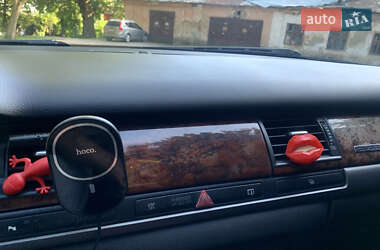 Седан Audi A8 2004 в 