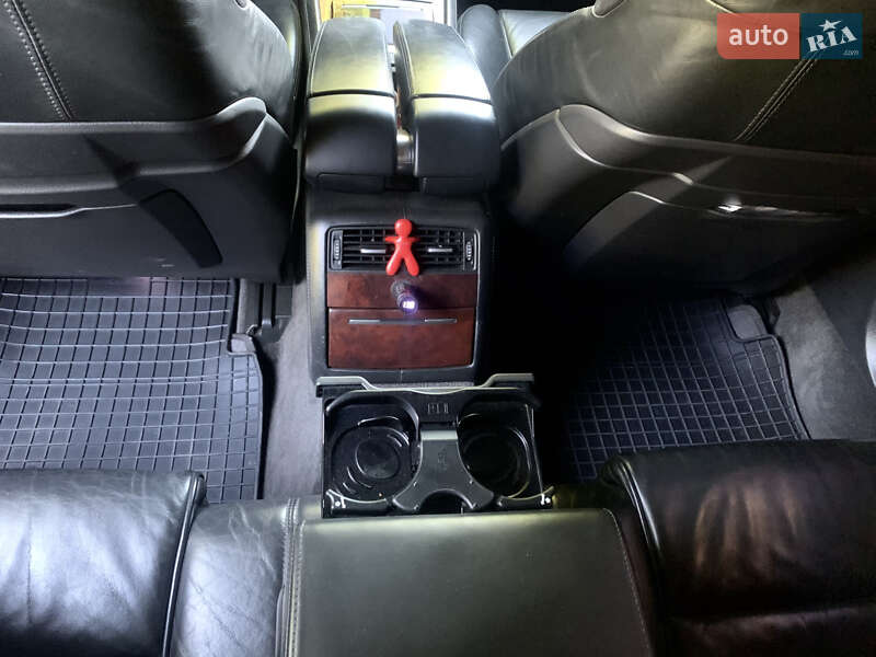 Седан Audi A8 2004 в Львове