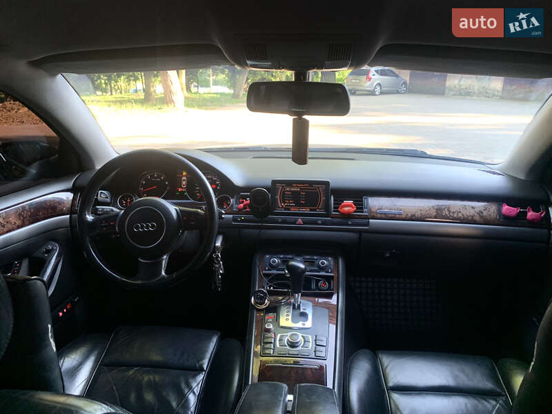 Седан Audi A8 2004 в Львове