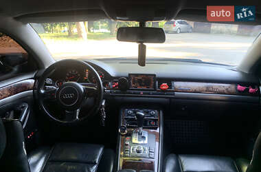 Седан Audi A8 2004 в 