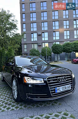 Седан Audi A8 2015 в 