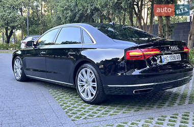 Седан Audi A8 2015 в 