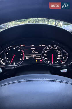 Седан Audi A8 2015 в 