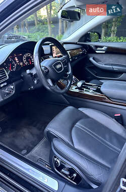 Седан Audi A8 2015 в 