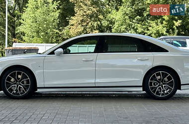 Седан Audi A8 2021 в 