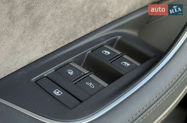 Седан Audi A8 2021 в 
