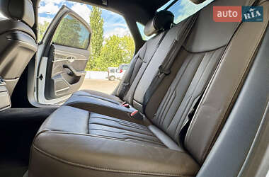 Седан Audi A8 2021 в 