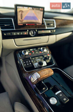 Седан Audi A8 2010 в 