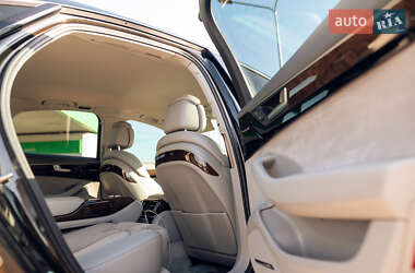 Седан Audi A8 2010 в 