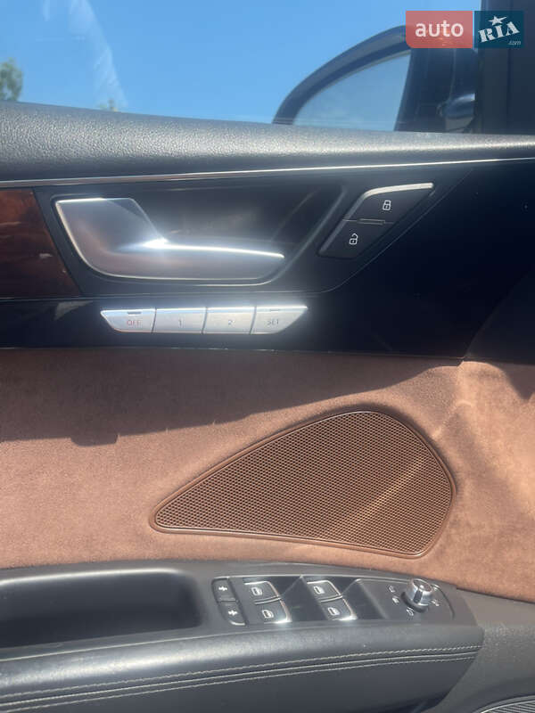 Седан Audi A8 2013 в Бердичеве