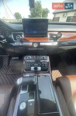 Седан Audi A8 2013 в 