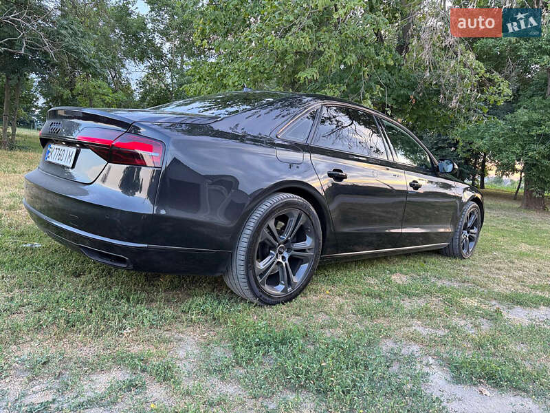 Седан Audi A8 2015 в Киеве