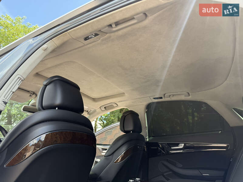 Седан Audi A8 2014 в Звягеле