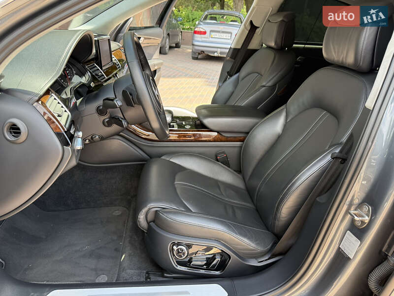 Седан Audi A8 2014 в Звягеле