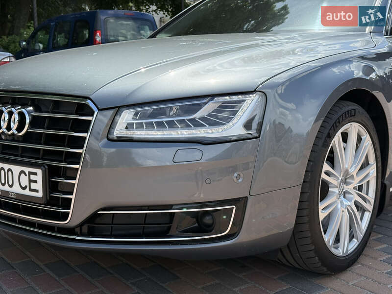 Седан Audi A8 2014 в Звягеле