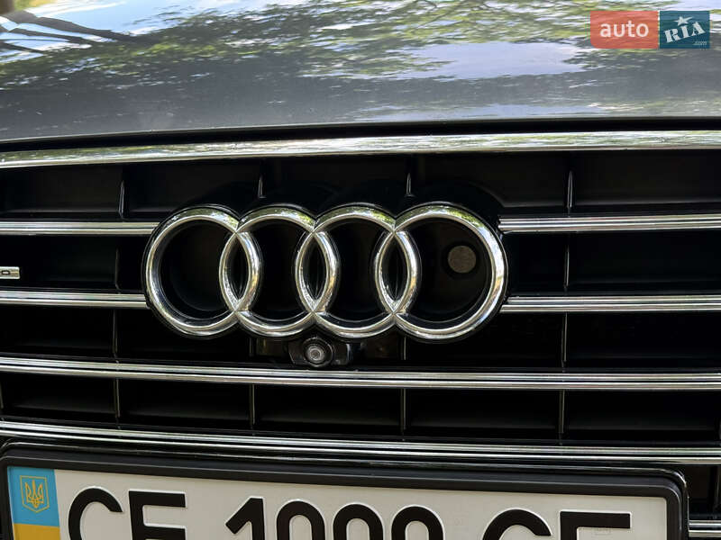 Седан Audi A8 2014 в Звягеле