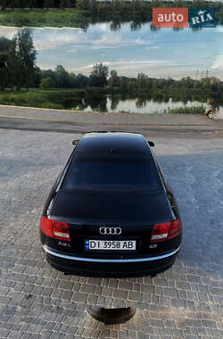 Седан Audi A8 2004 в 