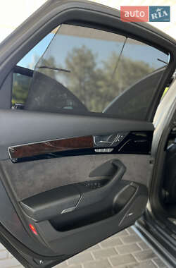 Седан Audi A8 2016 в 