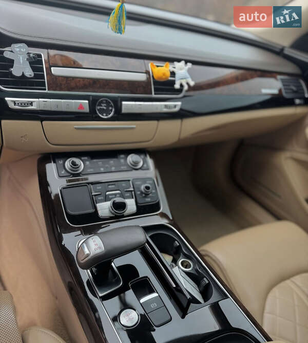 Седан Audi A8 2015 в Запорожье