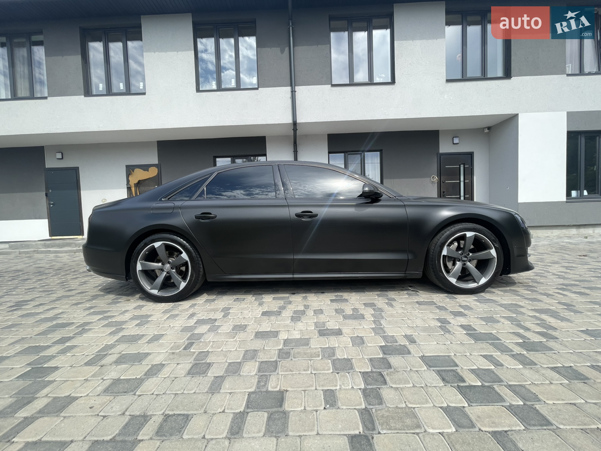 2010 Audi A8 - мініатюра 4