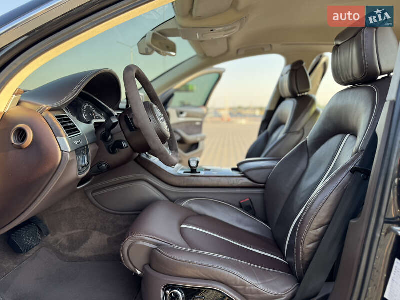 Седан Audi A8 2011 в Миколаєві