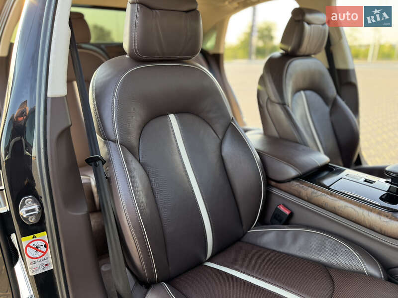 Седан Audi A8 2011 в Миколаєві