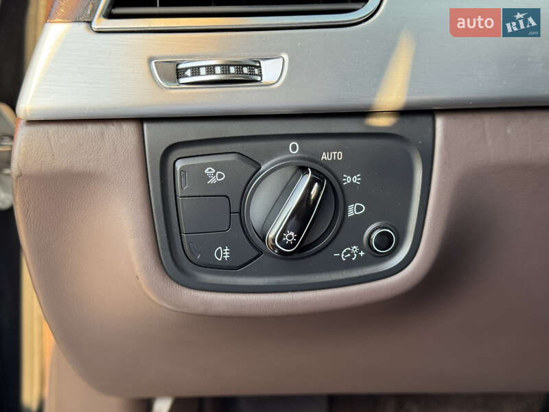 Седан Audi A8 2011 в Миколаєві