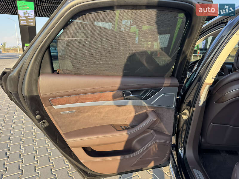 Седан Audi A8 2011 в Миколаєві