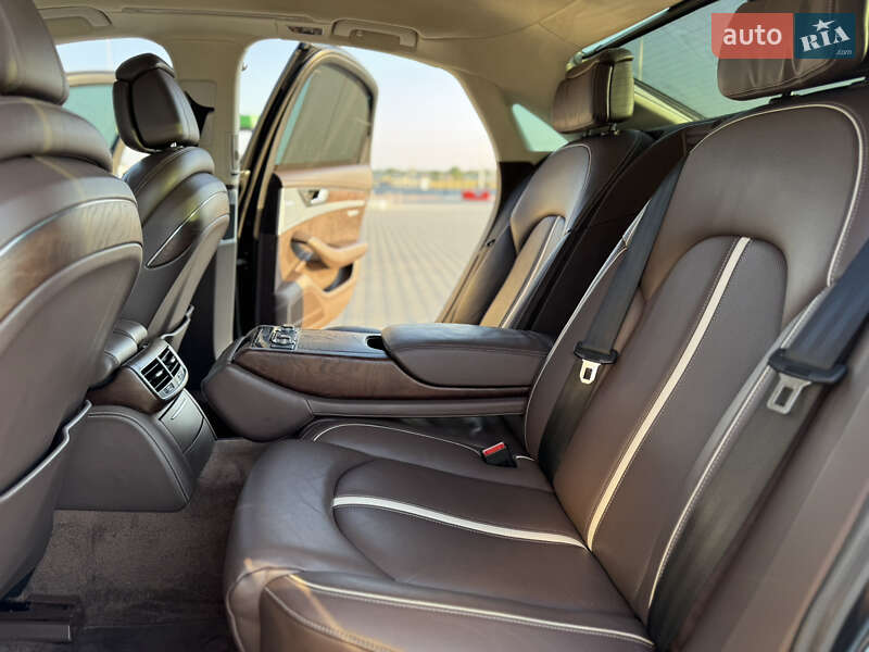 Седан Audi A8 2011 в Миколаєві
