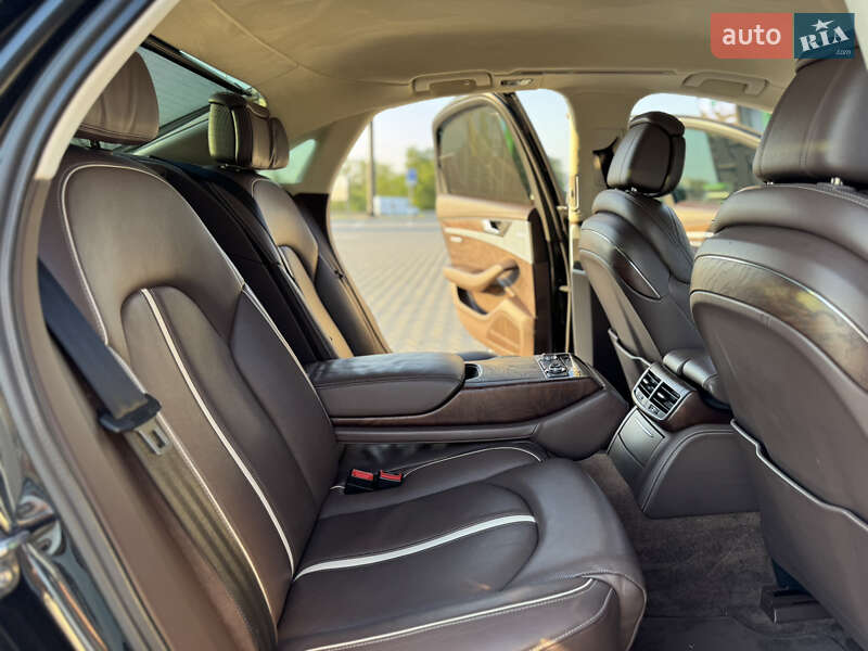 Седан Audi A8 2011 в Миколаєві