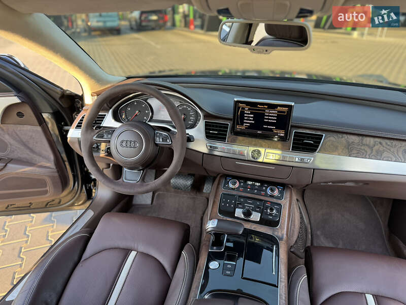 Седан Audi A8 2011 в Миколаєві