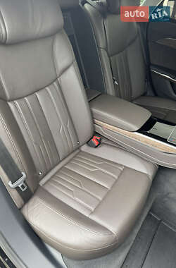 Седан Audi A8 2018 в 