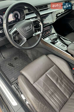 Седан Audi A8 2018 в 